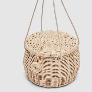 NWOT Zara Basic basket purse